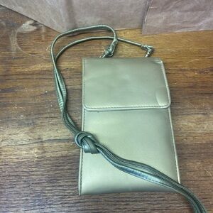 Michael stevens Matte Gold crossbody Purse nwot Neutral casual